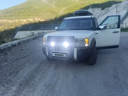 Land Rover Discovery 2005 года за 9 300 000 тг. в Алматы – фото 18