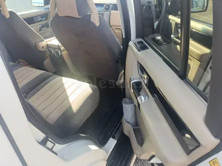 Land Rover Discovery 2005 года за 9 300 000 тг. в Алматы – фото 6