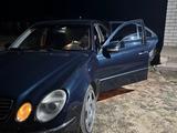 Mercedes-Benz E 500 2004 годаfor3 400 000 тг. в Актобе – фото 2