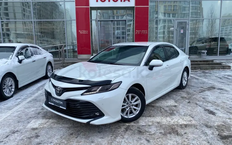 Toyota Camry 2020 года за 13 300 000 тг. в Астана