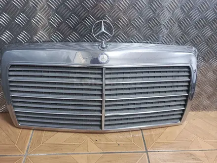 Облицовка mercedes 124 за 25 555 тг. в Шымкент