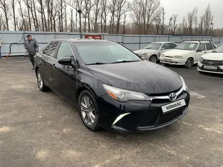 Toyota Camry 2017 года за 6 747 300 тг. в Алматы – фото 2