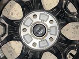Оригинальные заводские диски для Jeep Wrangler за 400 000 тг. в Алматы – фото 2