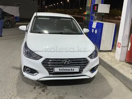 Hyundai Accent 2019 года за 8 000 000 тг. в Атырау – фото 4