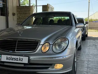 Mercedes-Benz E 320