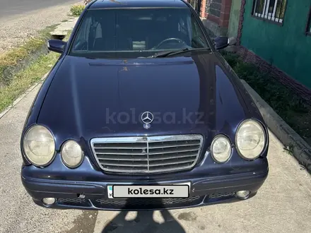 Mercedes-Benz E 55 AMG 1996 года за 3 000 000 тг. в Тараз – фото 2