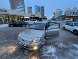 Toyota Avensis 2004 года за 5 550 000 тг. в Астана – фото 2