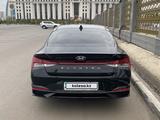 Hyundai Elantra 2023 годаfor10 800 000 тг. в Астана – фото 2