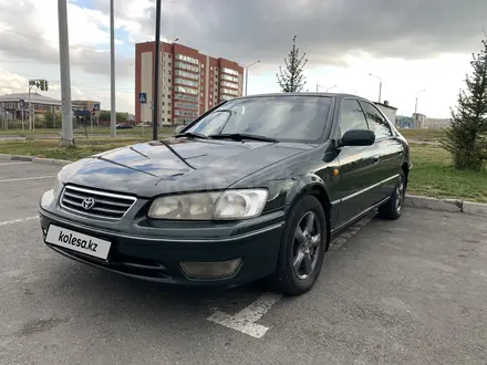 Toyota Camry 2000 года за 4 500 000 тг. в Усть-Каменогорск