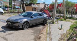 Hyundai Elantra 2022 года за 9 200 000 тг. в Атырау