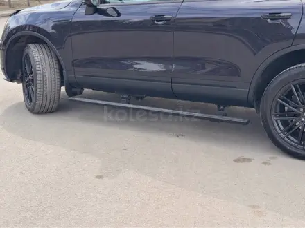 Volkswagen Touareg 2011 года за 10 990 000 тг. в Астана – фото 3