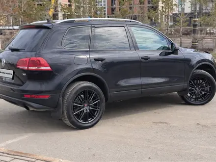 Volkswagen Touareg 2011 года за 10 990 000 тг. в Астана