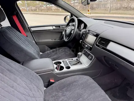 Volkswagen Touareg 2011 года за 10 990 000 тг. в Астана – фото 7