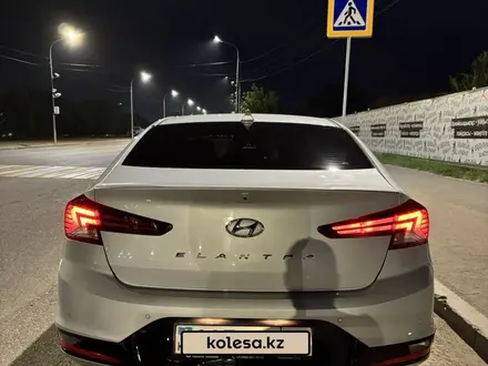 Hyundai Elantra 2019 года за 7 300 000 тг. в Алматы – фото 5