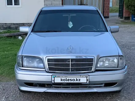 Mercedes-Benz C 200 1993 года за 1 600 000 тг. в Алматы