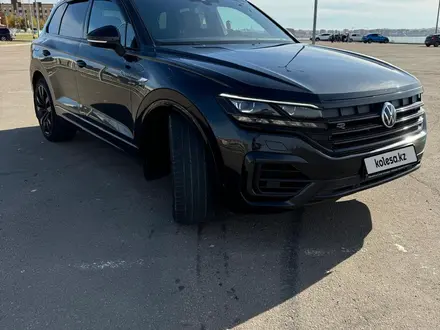 Volkswagen Touareg 2021 года за 28 000 000 тг. в Кокшетау – фото 4