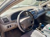 Toyota Camry 2004 годаүшін3 200 000 тг. в Усть-Каменогорск – фото 5