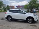 Toyota RAV4 2016 годаүшін12 700 000 тг. в Петропавловск – фото 4