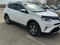 Toyota RAV4 2016 года за 10 500 000 тг. в Актобе