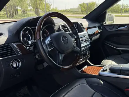 Mercedes-Benz GL 550 2012 года за 18 000 000 тг. в Астана – фото 12