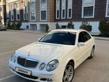 Mercedes-Benz E 320 2002 годаүшін4 500 000 тг. в Актау – фото 2