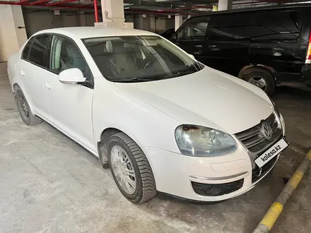 Volkswagen Jetta 2010 года за 3 500 000 тг. в Астана – фото 2