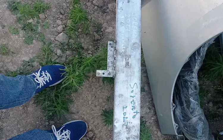 Киа Соренто усилитель бампера за 5 500 тг. в Астана