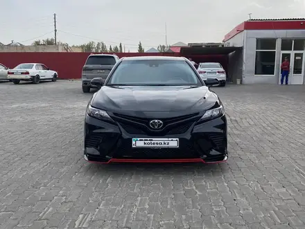 Toyota Camry 2021 года за 13 500 000 тг. в Астана