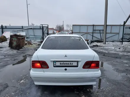 Mercedes-Benz E 280 1996 года за 2 600 000 тг. в Петропавловск – фото 20