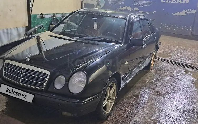 Mercedes-Benz E 320 1998 годаfor4 200 000 тг. в Астана