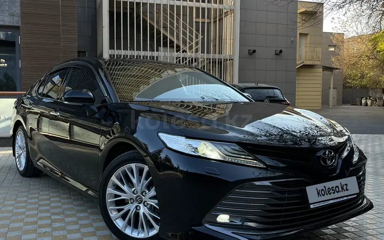 Toyota Camry 2018 года за 14 000 000 тг. в Шымкент
