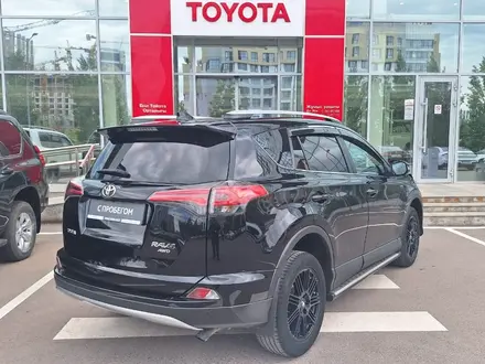 Toyota RAV4 2017 года за 11 300 000 тг. в Астана – фото 18