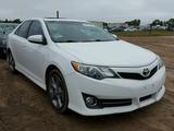 Решетка радиатора Toyota Camry камри 50 америка se за 18 000 тг. в Астана – фото 2