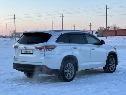 Toyota Highlander 2014 года за 17 800 000 тг. в Актобе – фото 5