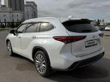 Toyota Highlander 2024 года за 34 000 000 тг. в Астана