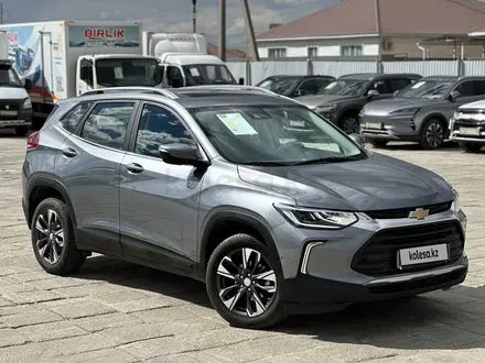 Chevrolet Tracker 2024 года за 9 000 000 тг. в Атырау – фото 2