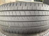 Комплект летние шины 235/45R18 235/45/18 Bridgestoone Turanza. за 120 000 тг. в Алматы – фото 2