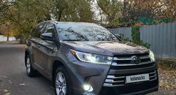 Toyota Highlander 2018 года за 17 500 000 тг. в Алматы – фото 4