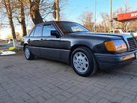 Mercedes-Benz E 220 1993 года за 2 000 000 тг. в Шымкент