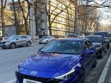 Hyundai Elantra 2022 года за 9 800 000 тг. в Алматы – фото 2