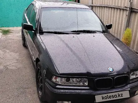 BMW 320 1993 года за 1 300 000 тг. в Алматы