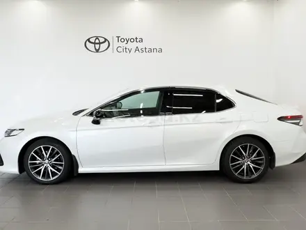 Toyota Camry 2021 года за 14 700 000 тг. в Астана – фото 3