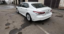 Toyota Camry 2020 года за 17 900 000 тг. в Астана – фото 4