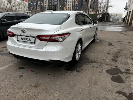 Toyota Camry 2020 года за 17 900 000 тг. в Астана – фото 6