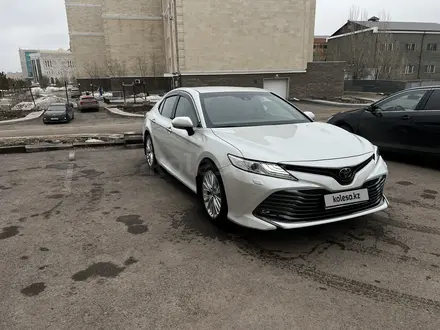 Toyota Camry 2020 года за 17 900 000 тг. в Астана – фото 8