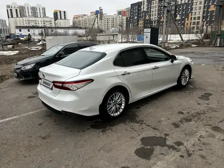 Toyota Camry 2020 года за 17 900 000 тг. в Астана – фото 7