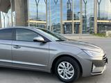 Hyundai Elantra 2020 года за 8 400 000 тг. в Астана – фото 2