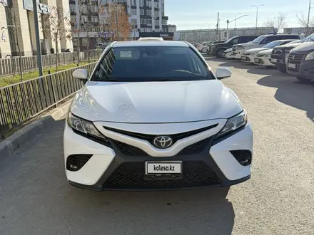 Toyota Camry 2020 года за 10 000 000 тг. в Атырау – фото 5