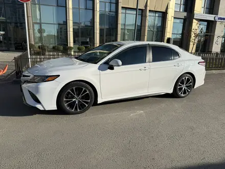 Toyota Camry 2020 года за 10 000 000 тг. в Атырау – фото 3