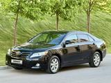 Toyota Camry 2011 года за 7 300 000 тг. в Шымкент